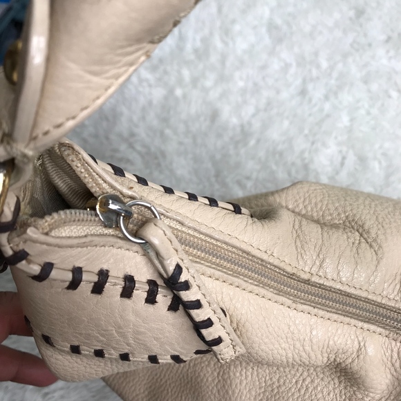 Sondra Roberts Purse Womens Ivory Stitching Casual - Picture 5 of 6